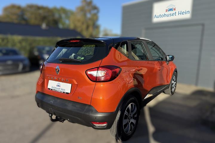 Orange Renault Captur fra 2014