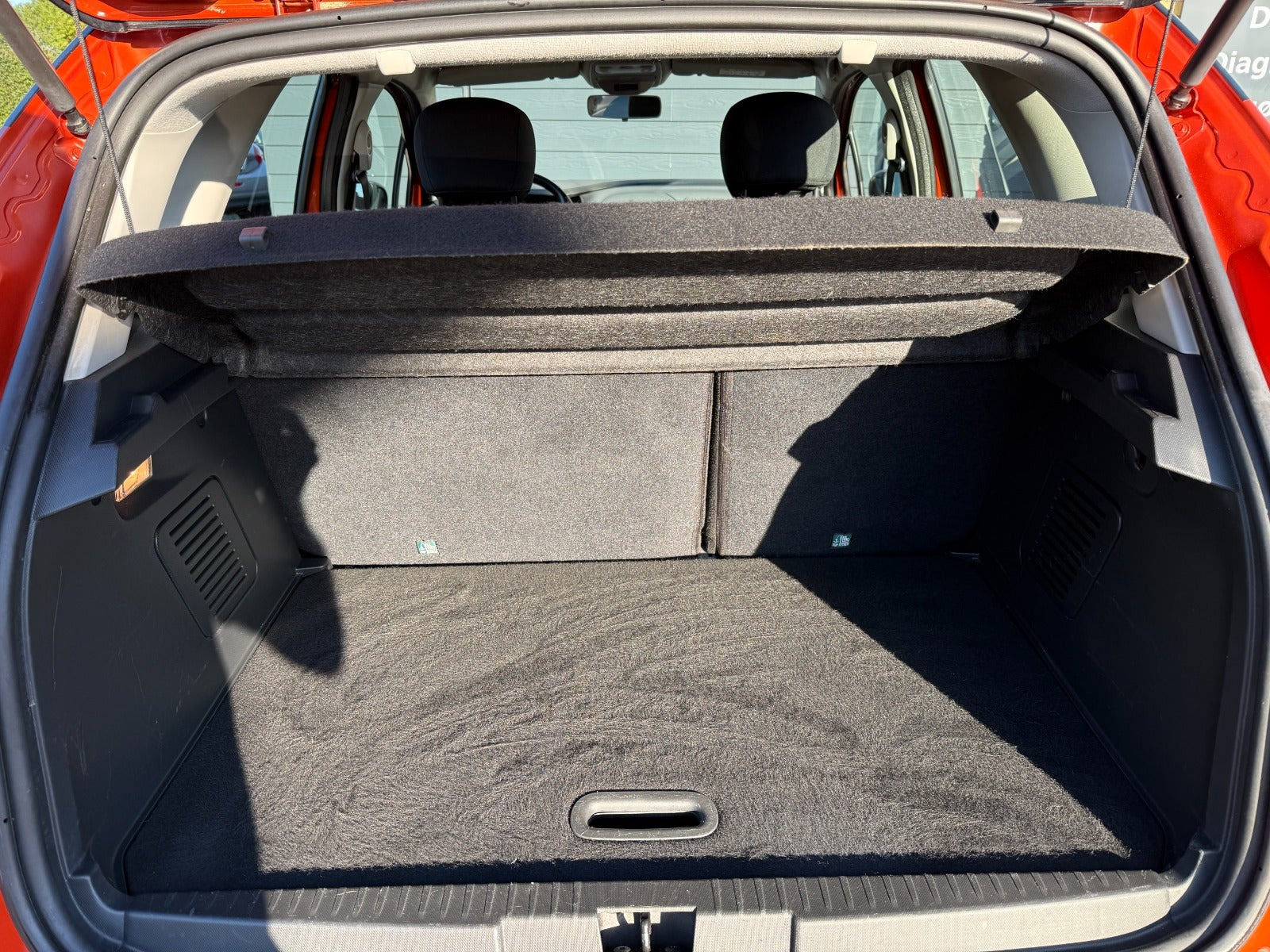 Orange Renault Captur fra 2014
