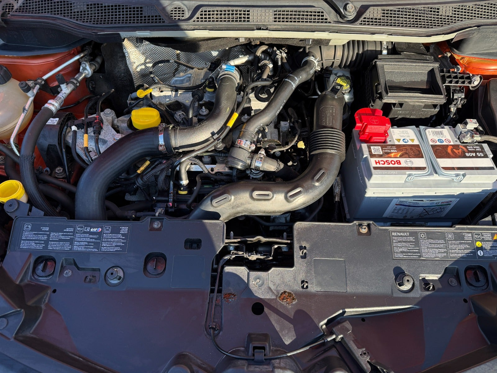 Orange Renault Captur fra 2014