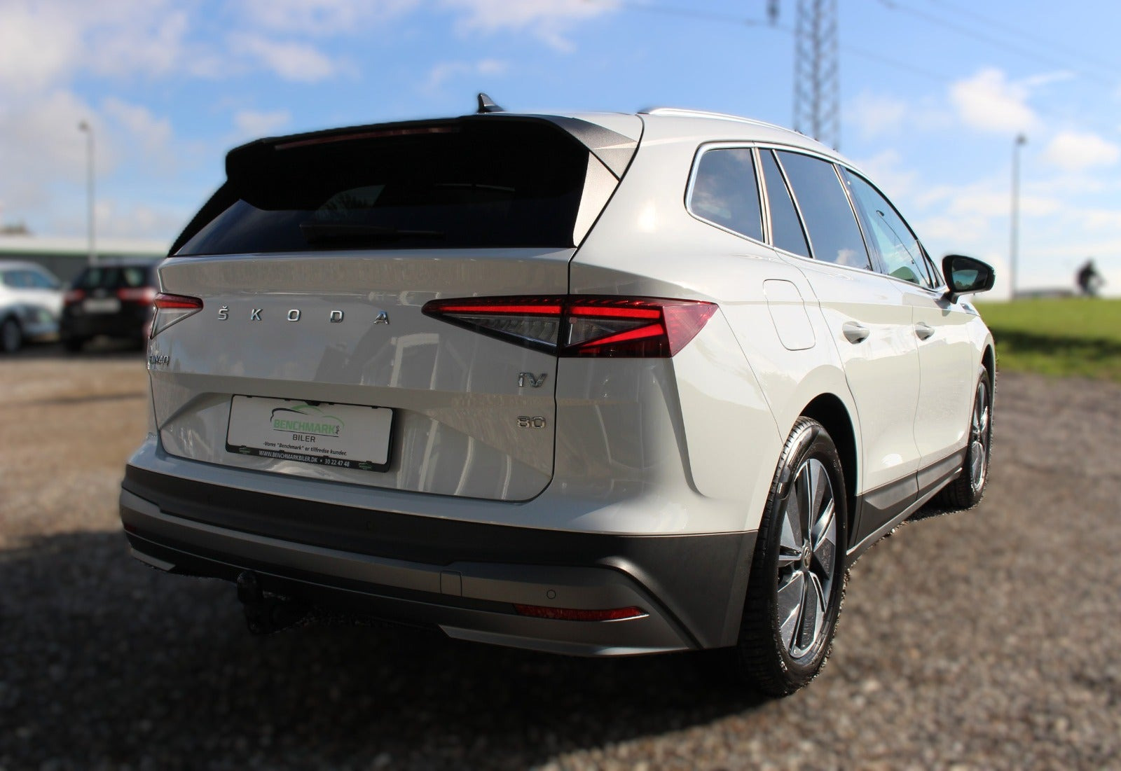 Hvid Skoda Enyaq fra 2023