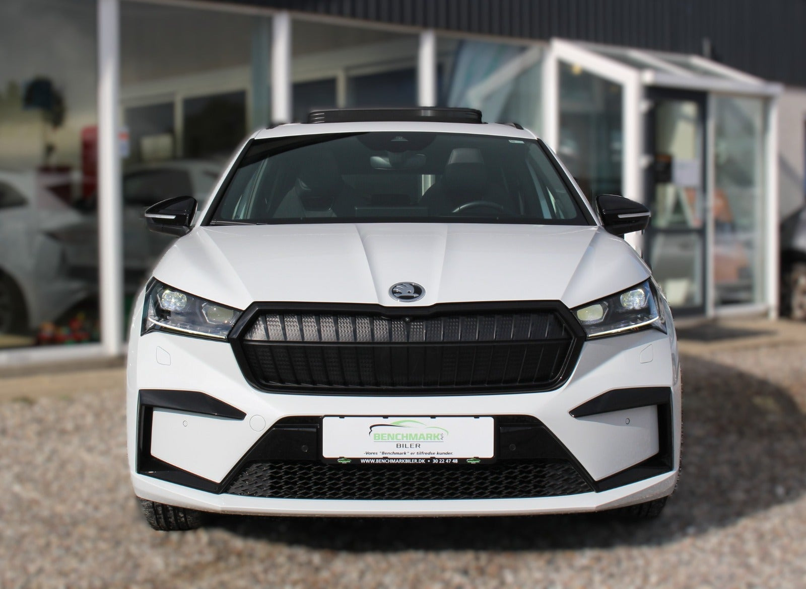 Hvid Skoda Enyaq fra 2023