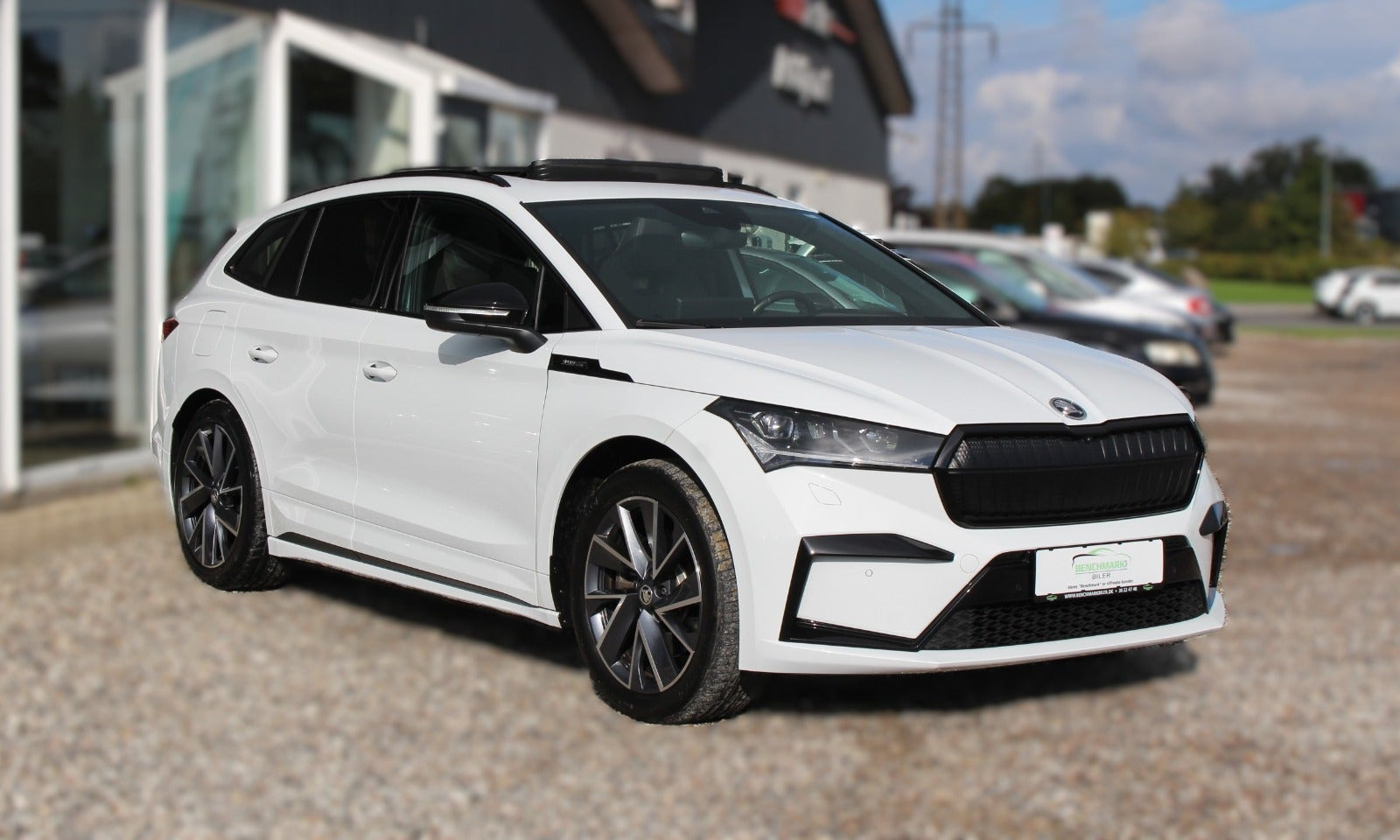 Hvid Skoda Enyaq fra 2023