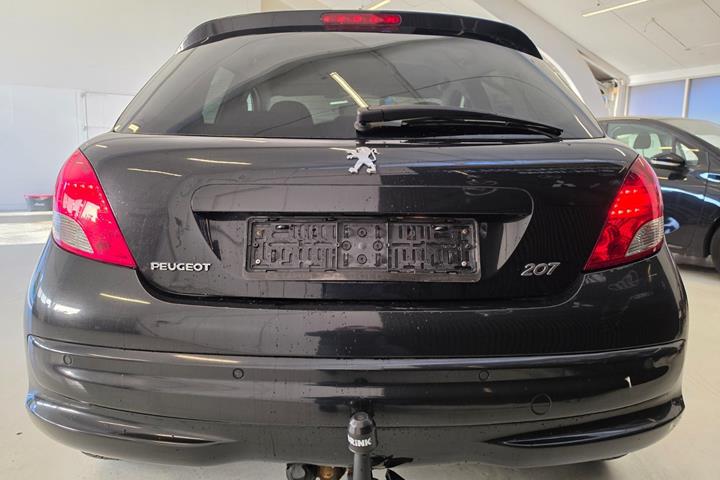 Sort Peugeot 207 fra 2010