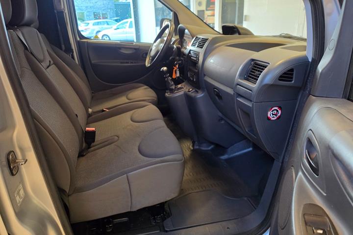 Grå Toyota ProAce fra 2014