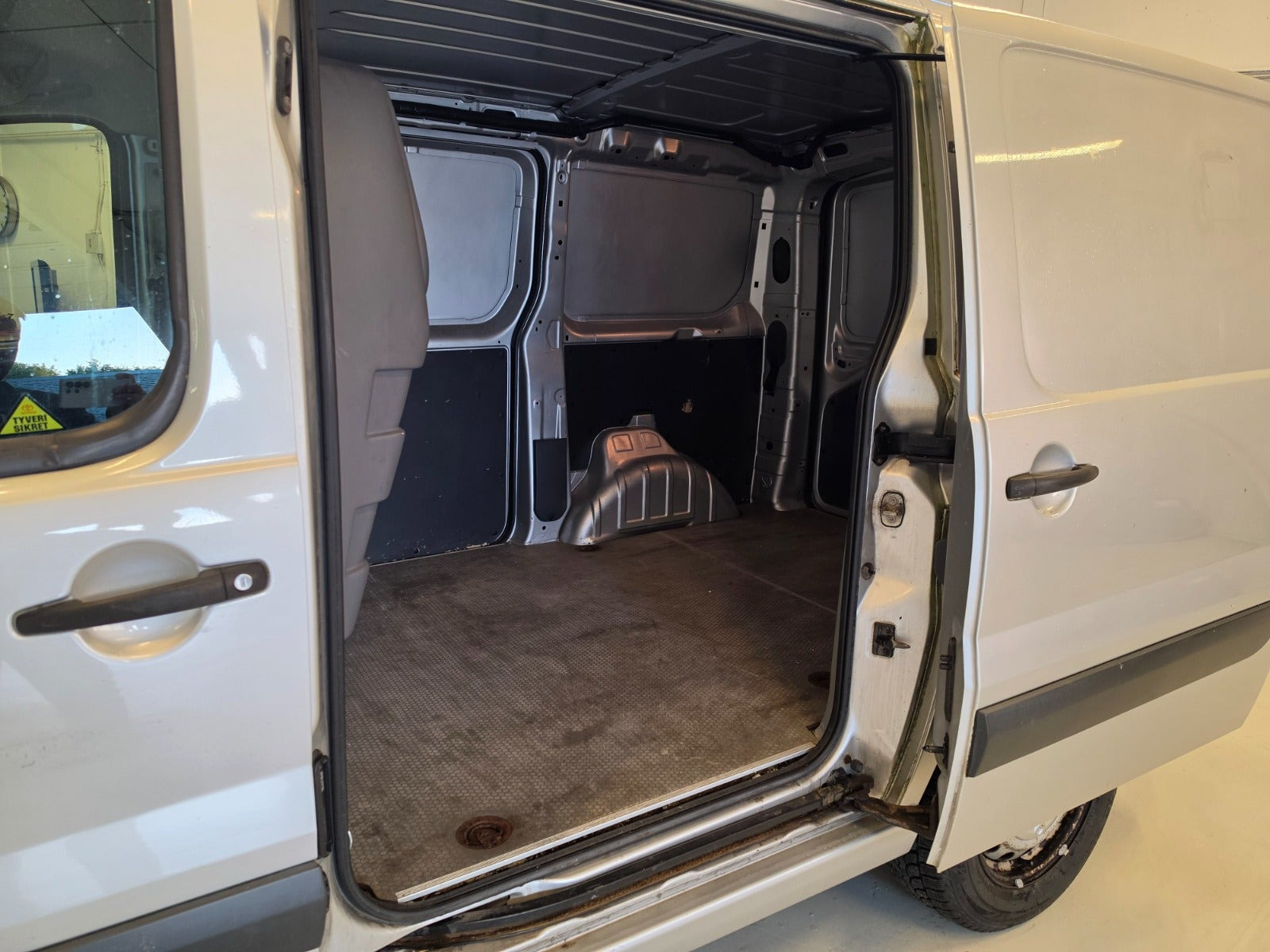 Grå Toyota ProAce fra 2014