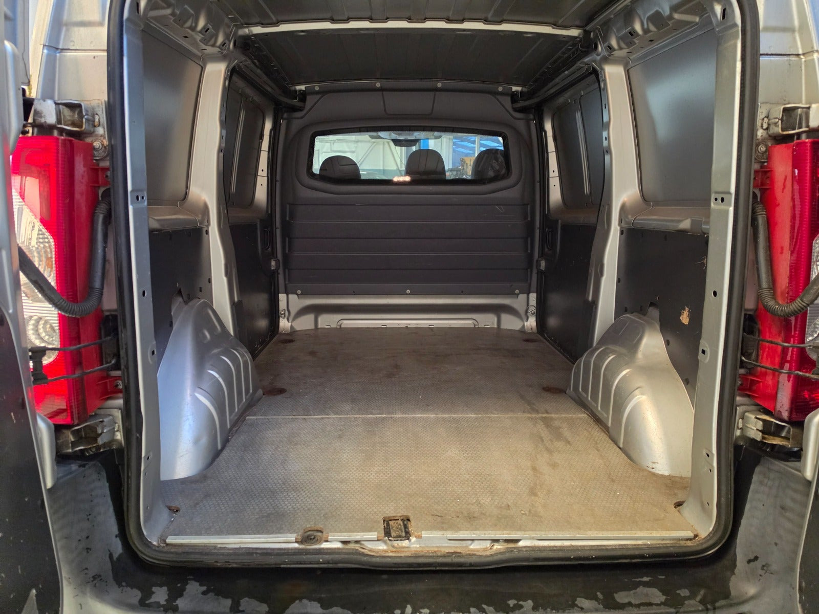 Grå Toyota ProAce fra 2014