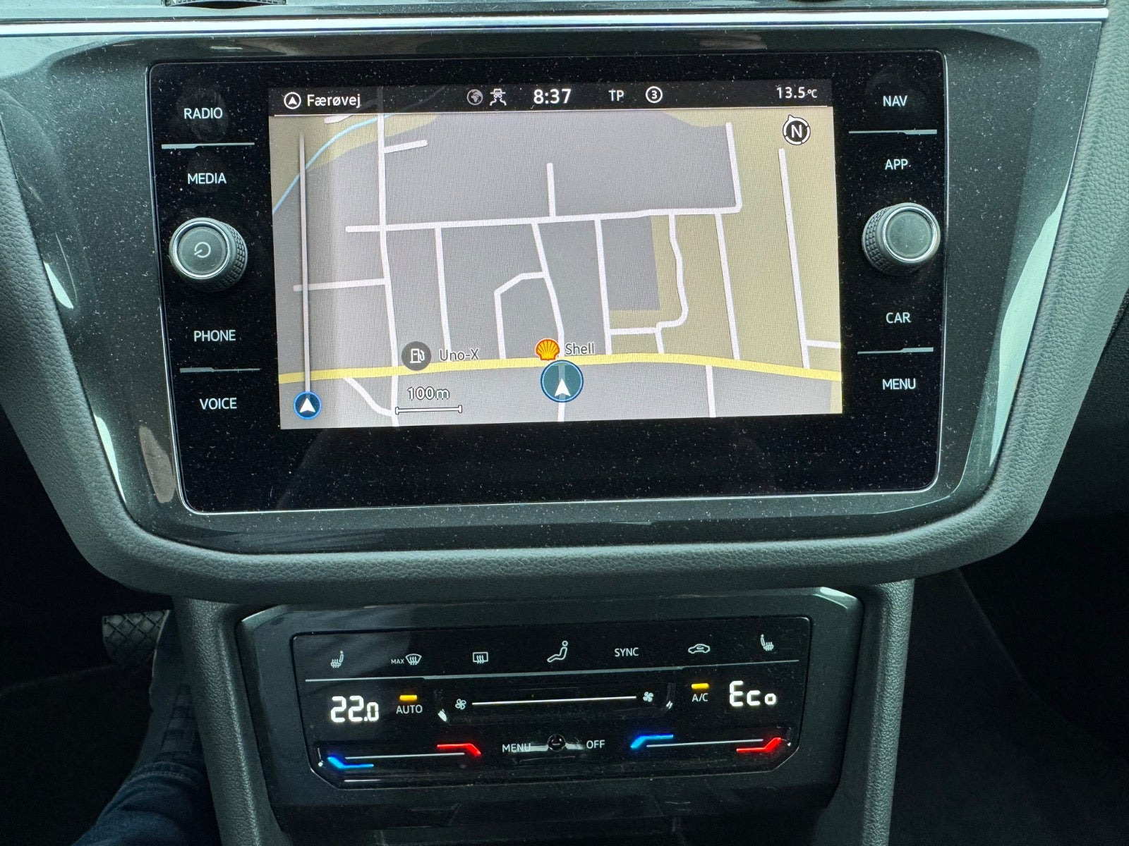 Grå VW Tiguan fra 2023