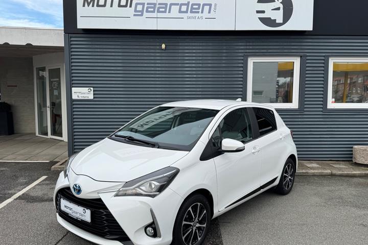 Hvid Toyota Yaris fra 2019