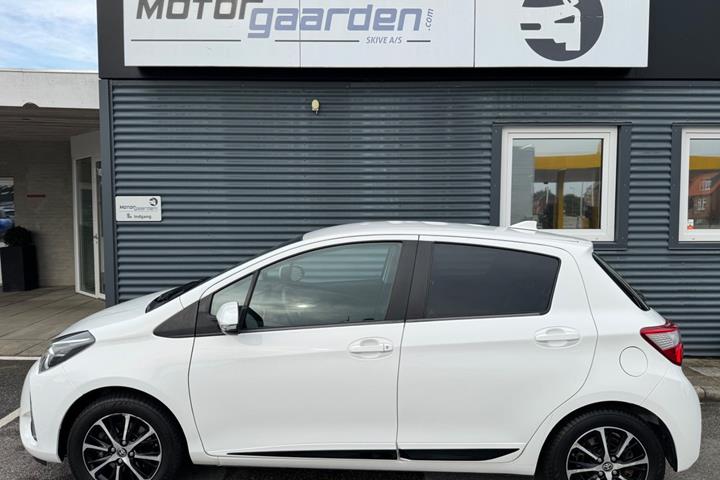 Hvid Toyota Yaris fra 2019
