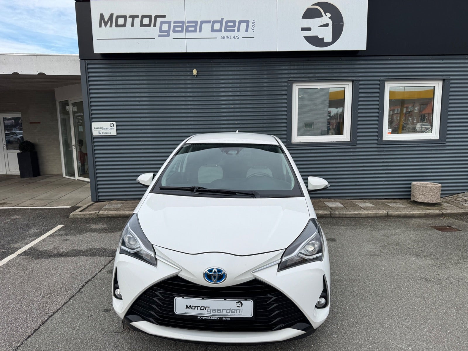 Hvid Toyota Yaris fra 2019