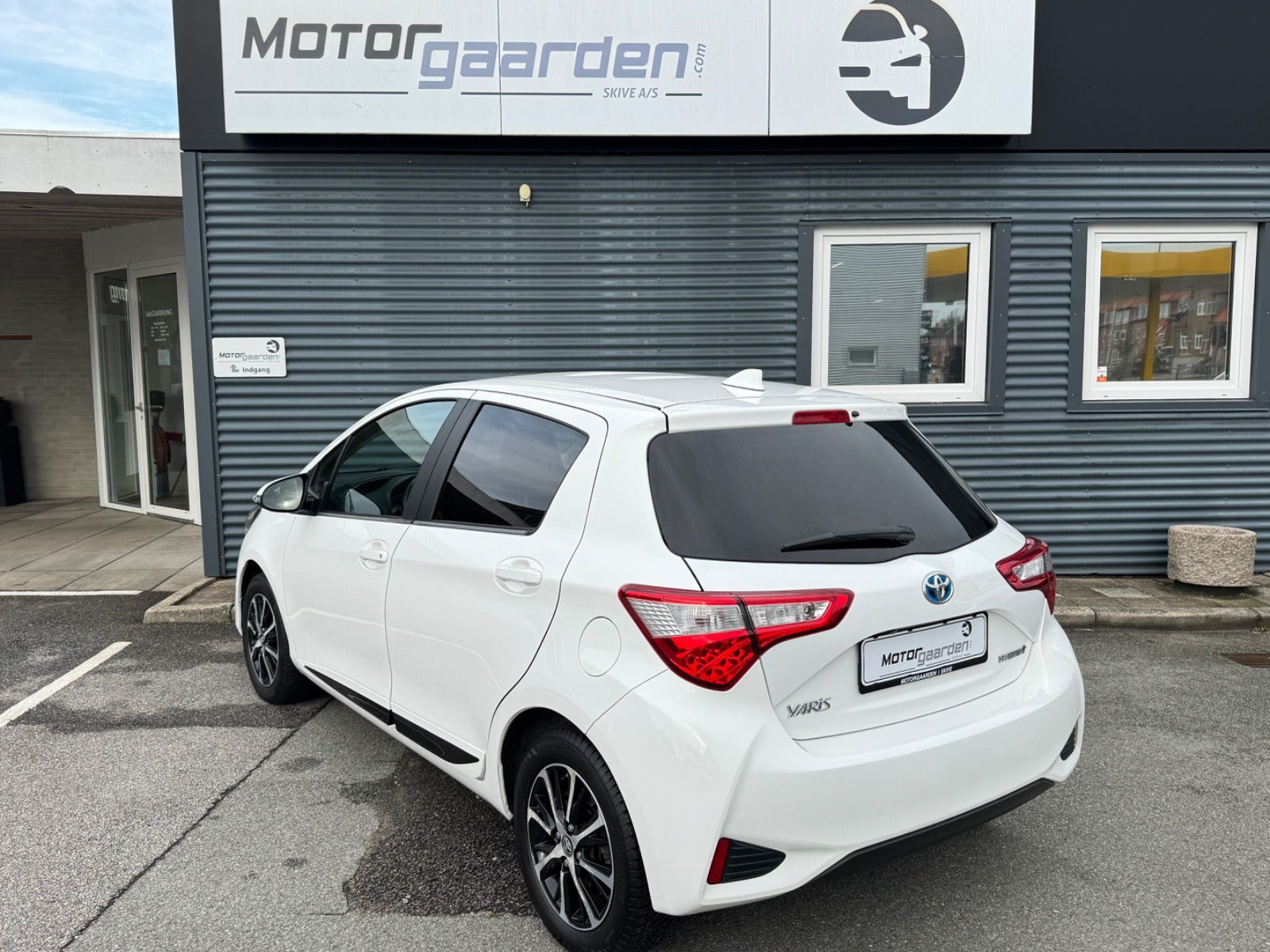 Hvid Toyota Yaris fra 2019
