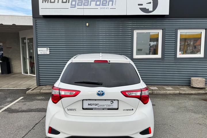 Hvid Toyota Yaris fra 2019