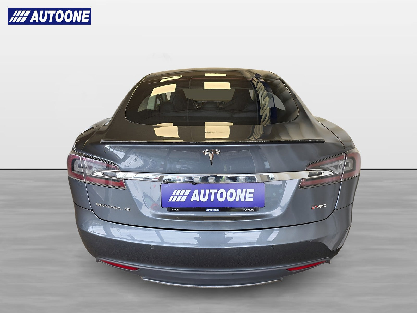 Grå Tesla Model S fra 2014