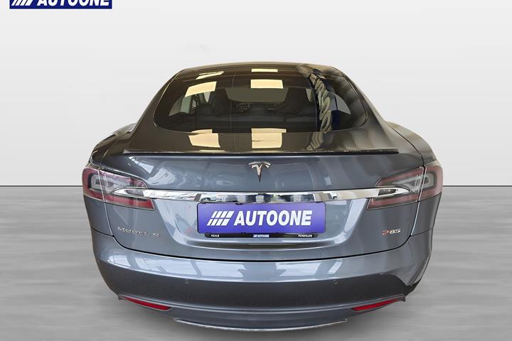 Grå Tesla Model S fra 2014
