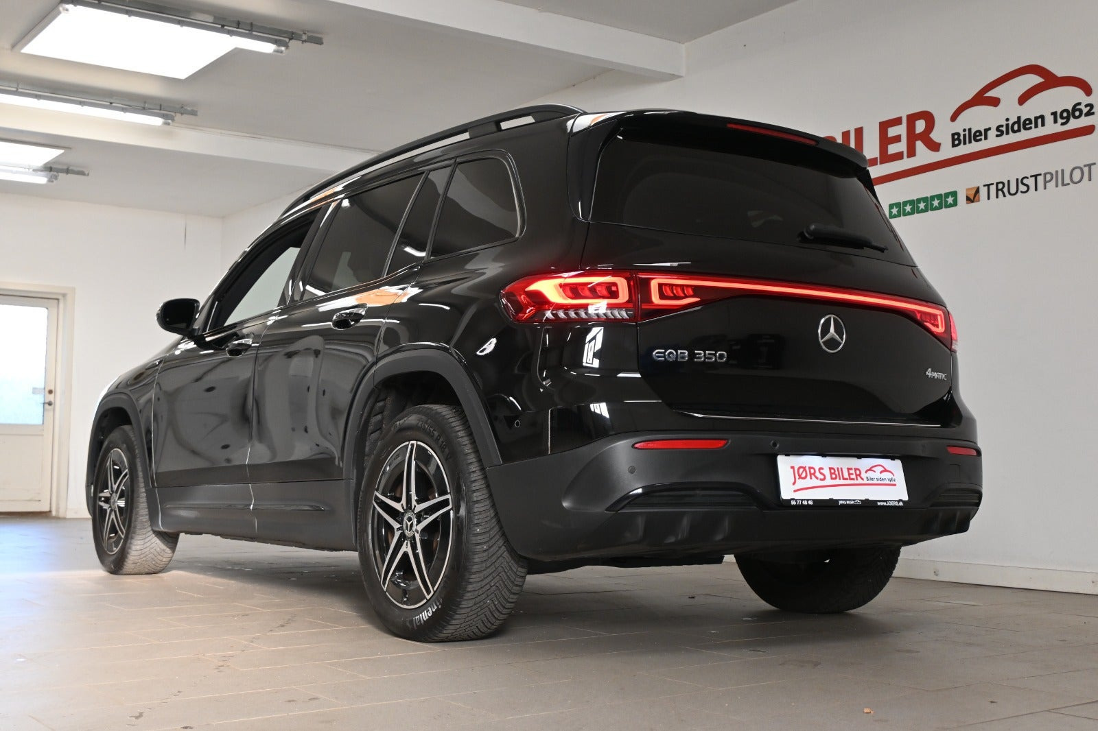 Sort Mercedes EQB350 fra 2022
