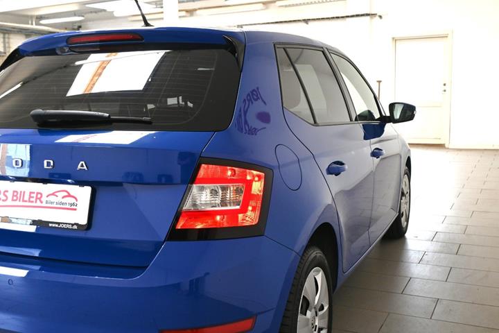 Blå Skoda Fabia fra 2020