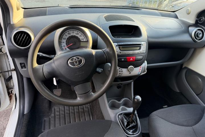 undefined Toyota Aygo fra 2010