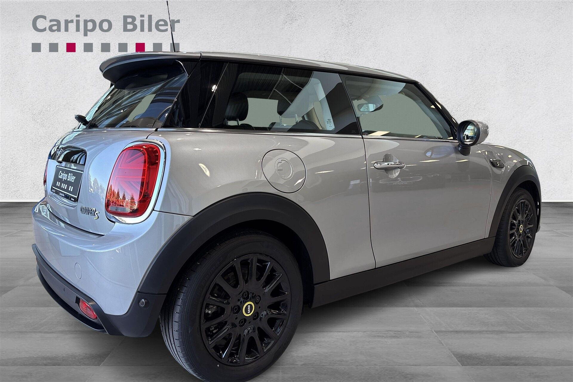Sølv Mini Cooper fra 2023