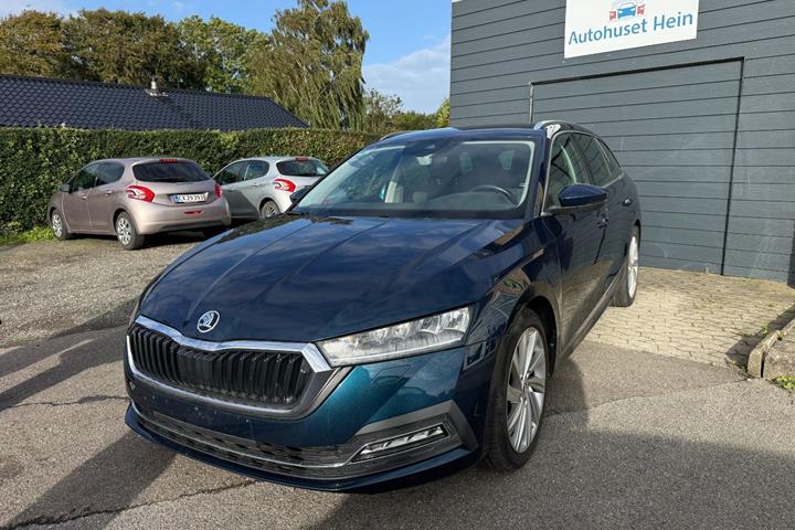 Blå Skoda Octavia fra 2021