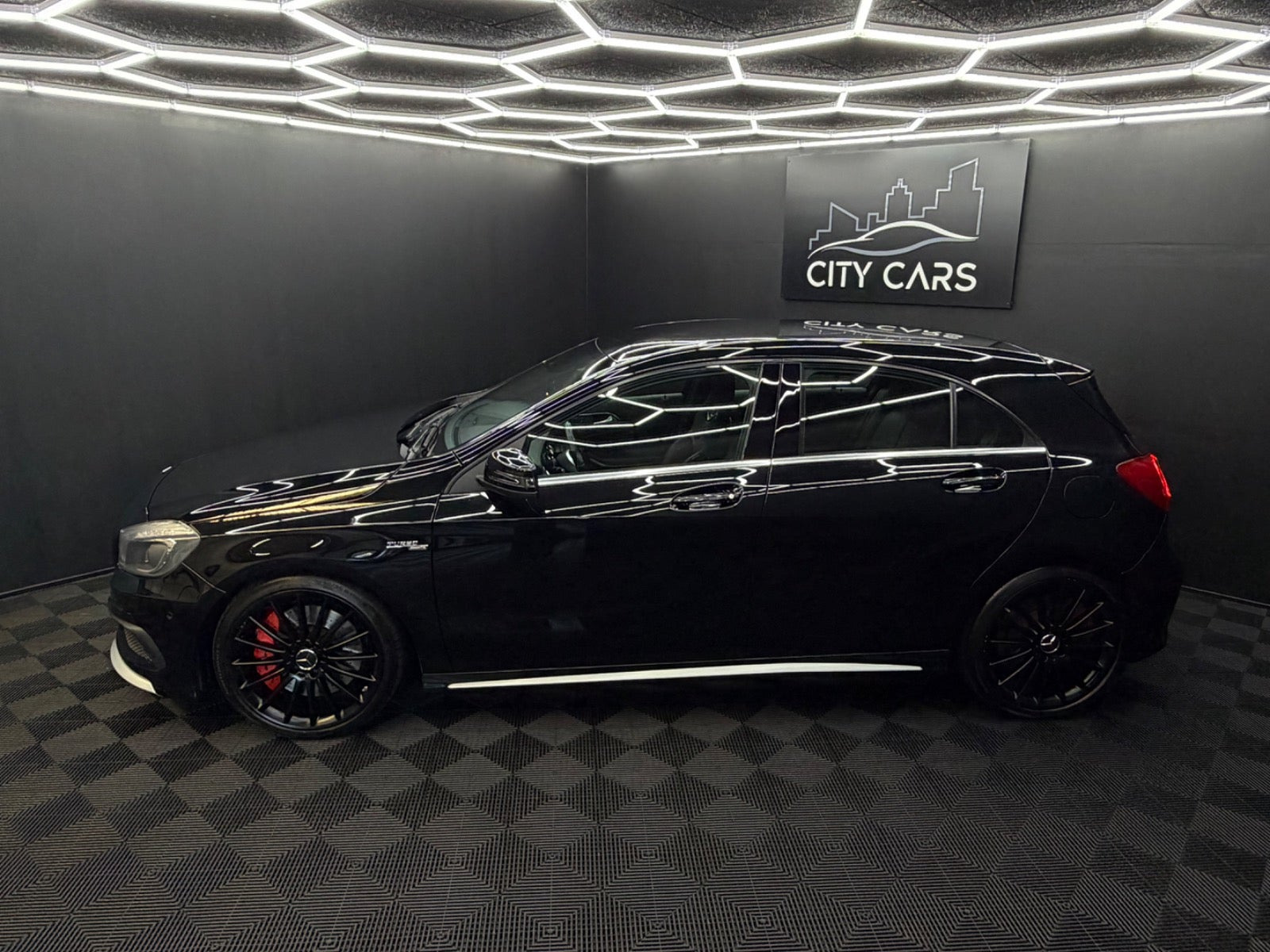 Sort Mercedes A45 fra 2014