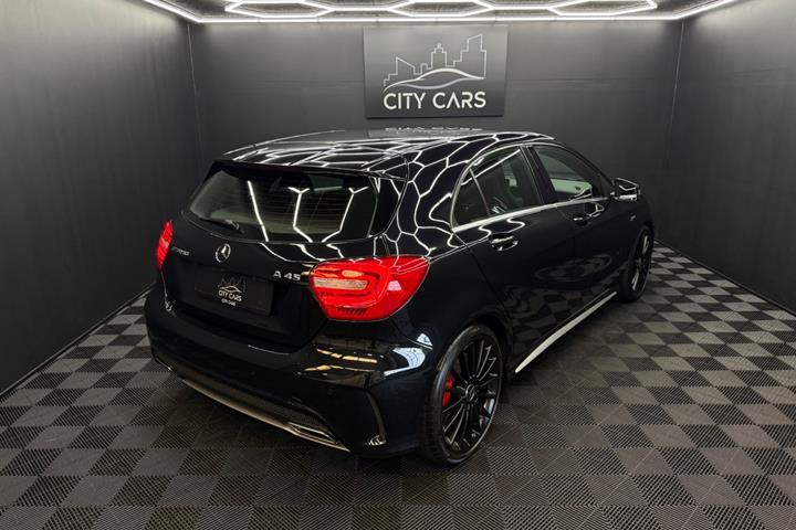 Sort Mercedes A45 fra 2014