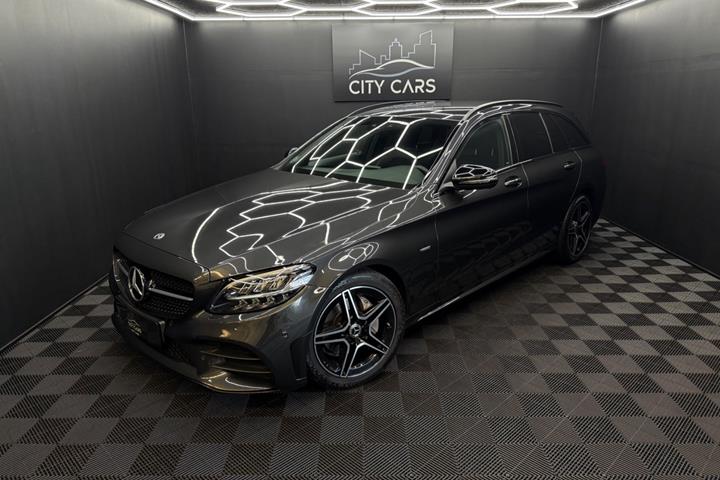 Grå Mercedes C220 d fra 2021