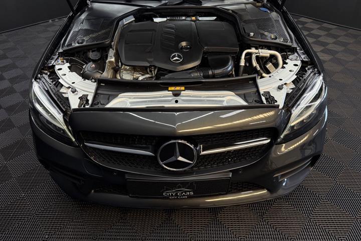Grå Mercedes C220 d fra 2021