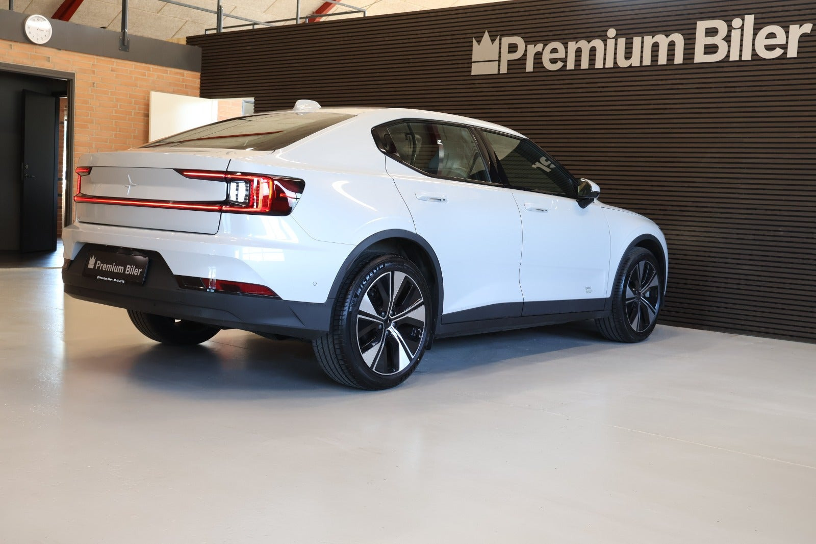 Grå Polestar 2 fra 2023