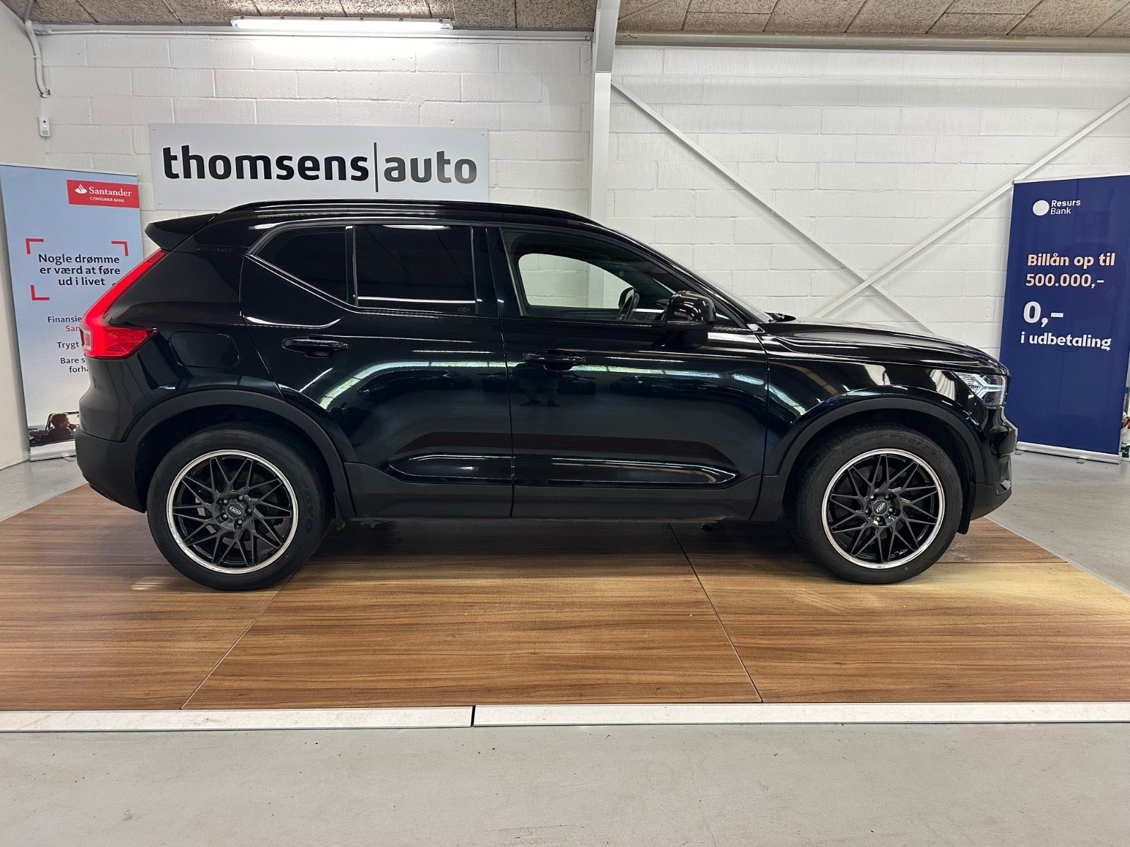 Sort Volvo XC40 fra 2021