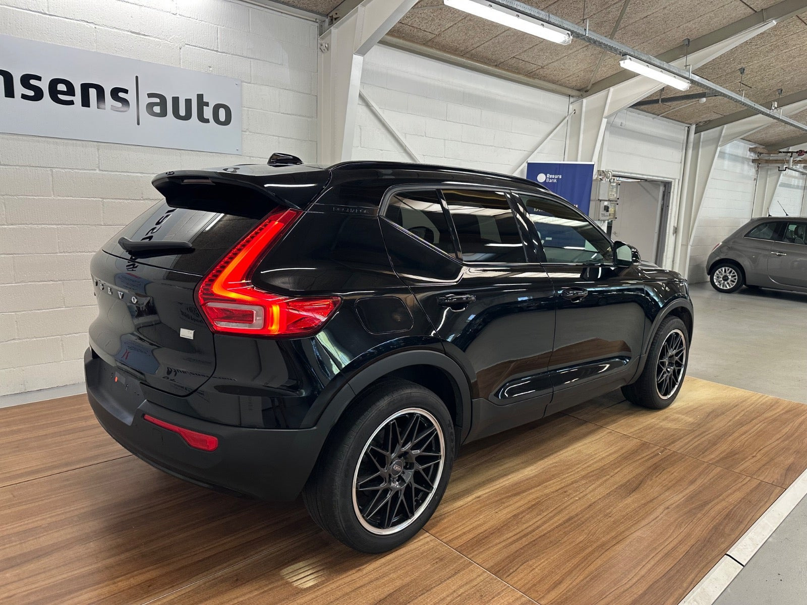Sort Volvo XC40 fra 2021