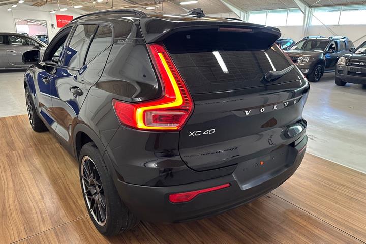 Sort Volvo XC40 fra 2021