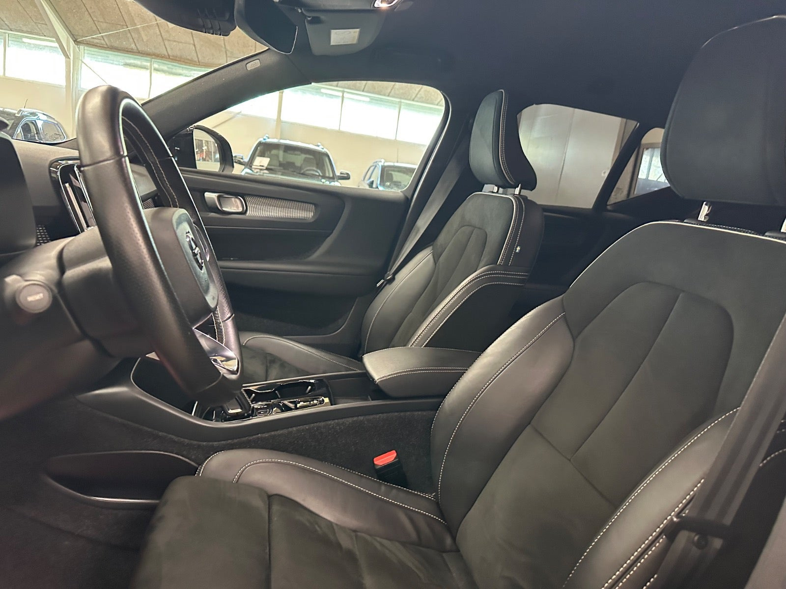 Sort Volvo XC40 fra 2021