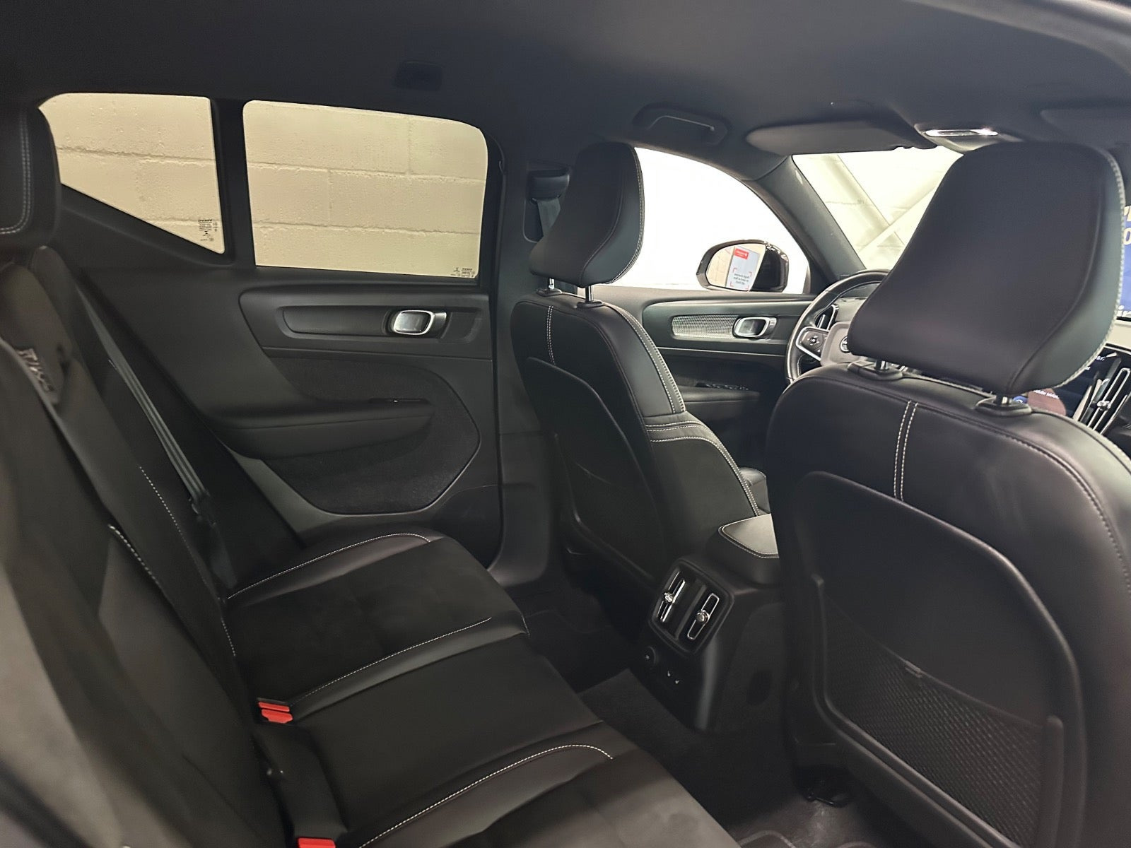 Sort Volvo XC40 fra 2021