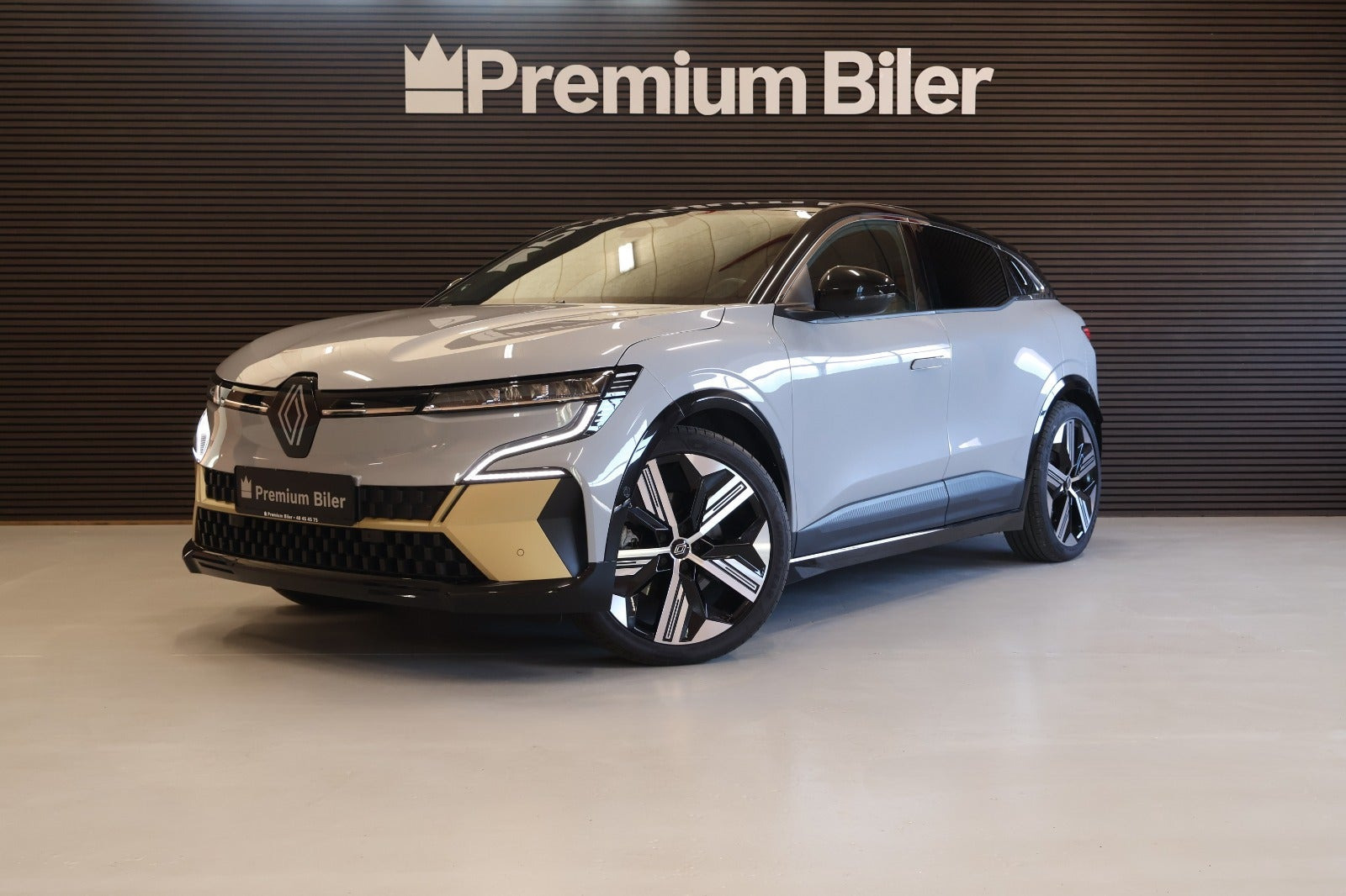 Grå Renault Megane E-Tech fra 2024