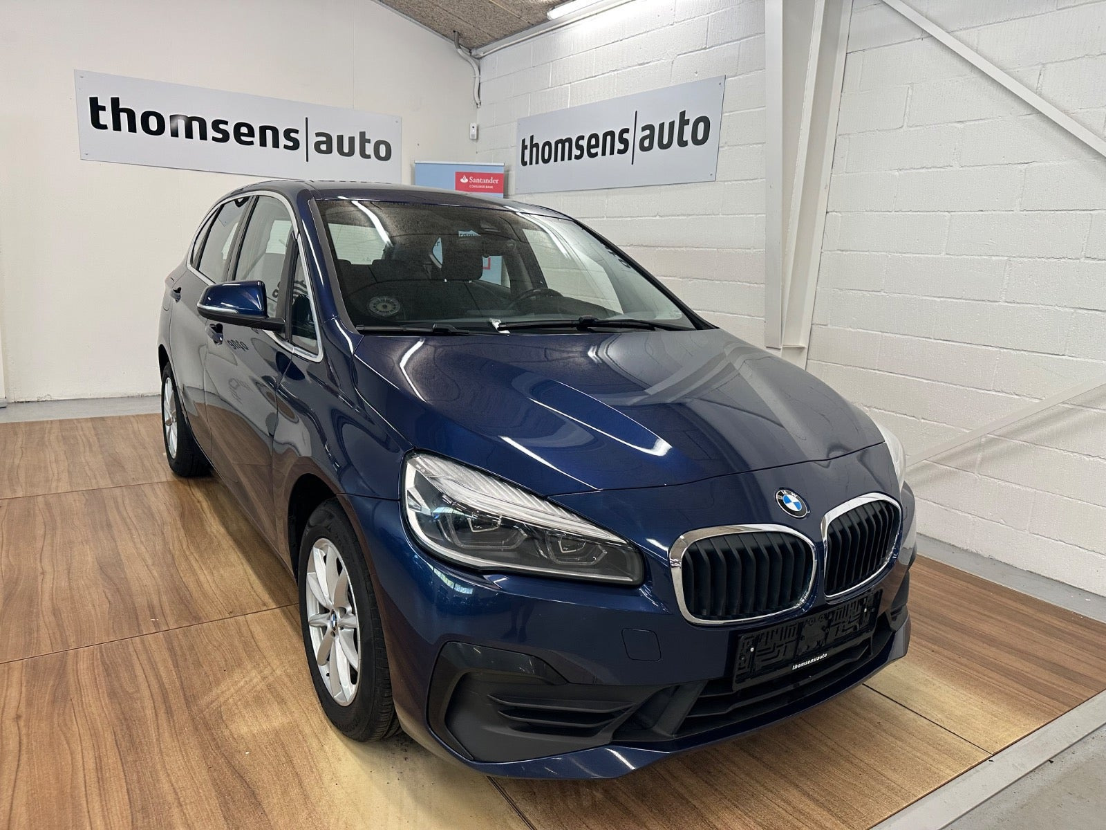 Blå BMW 218d fra 2019