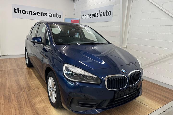 Blå BMW 218d fra 2019
