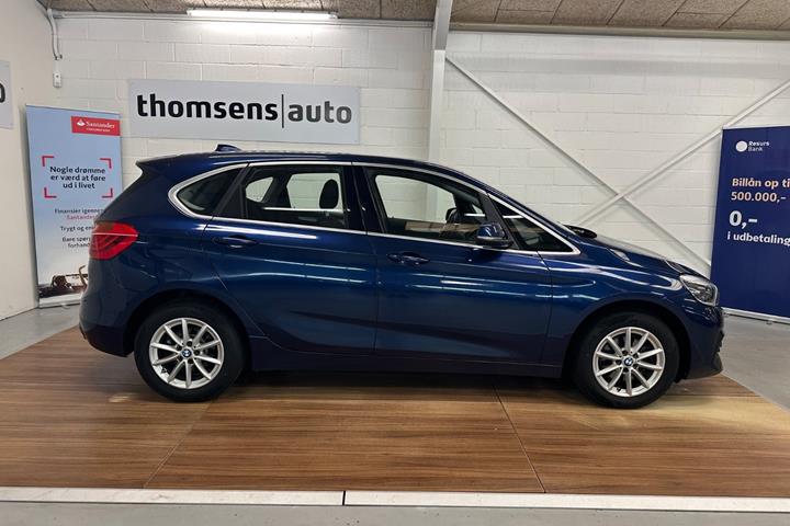 Blå BMW 218d fra 2019
