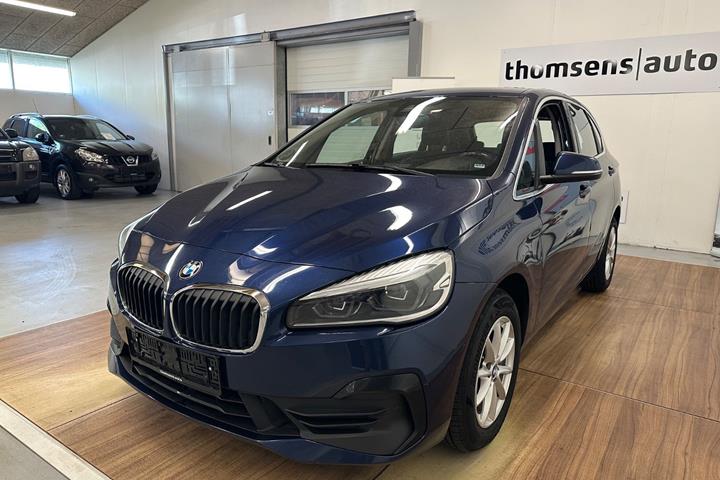 Blå BMW 218d fra 2019