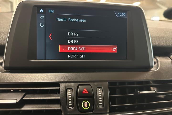Blå BMW 218d fra 2019