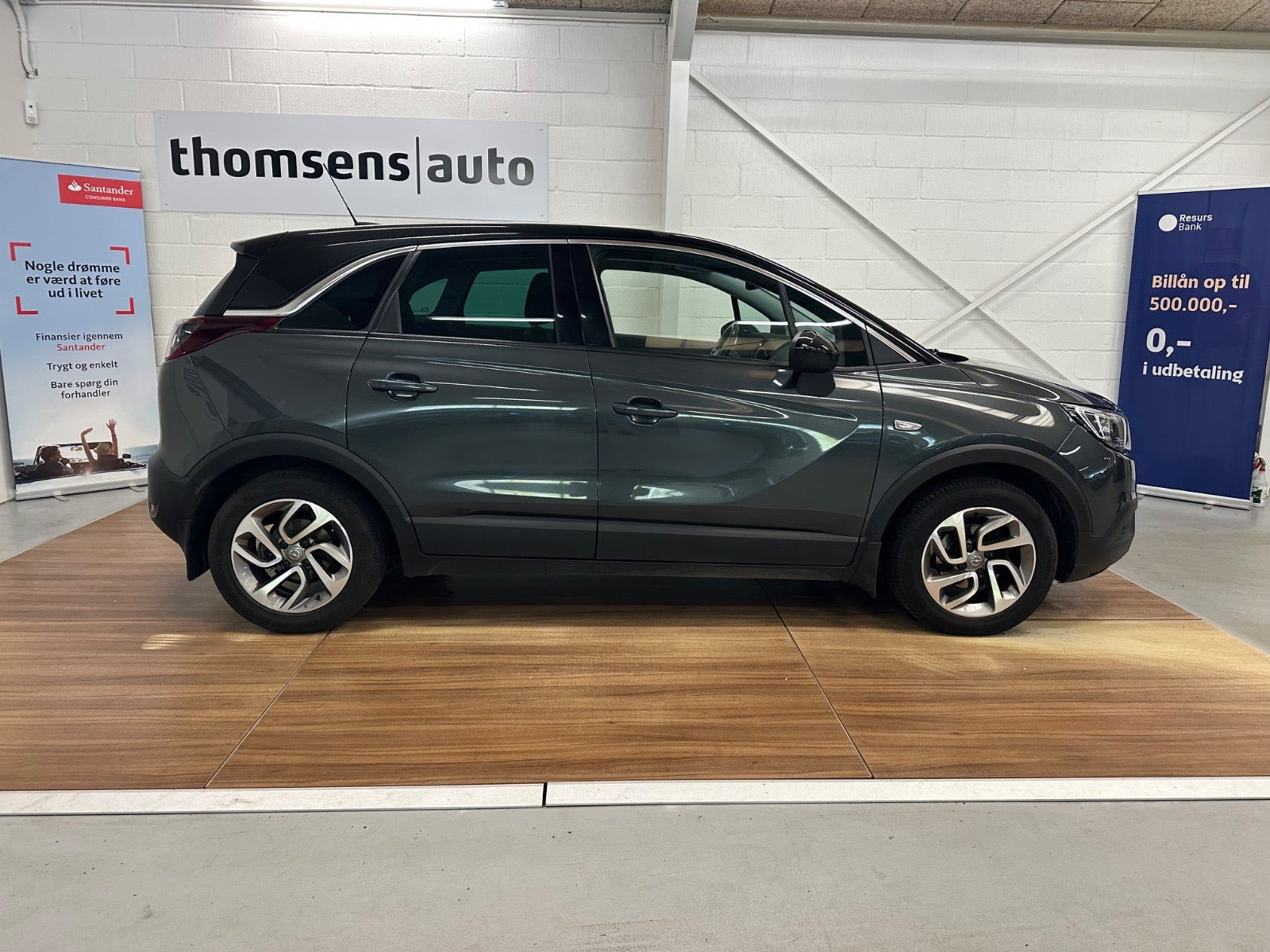 Grå Opel Crossland X fra 2018