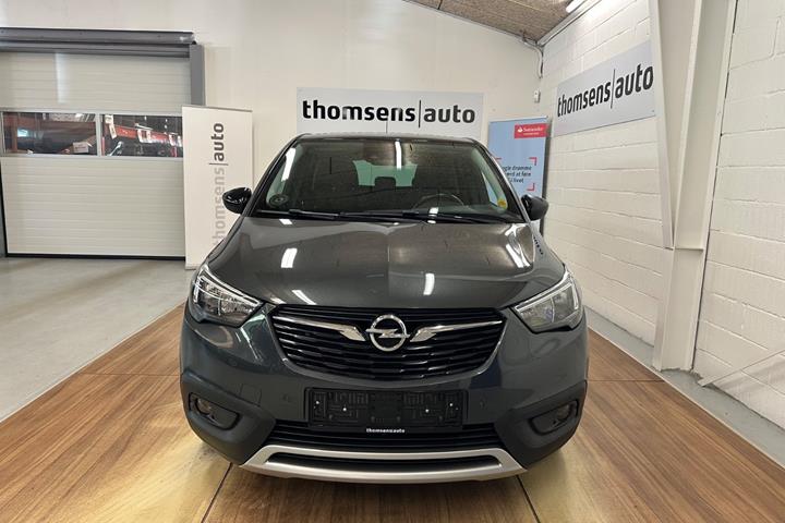 Grå Opel Crossland X fra 2018