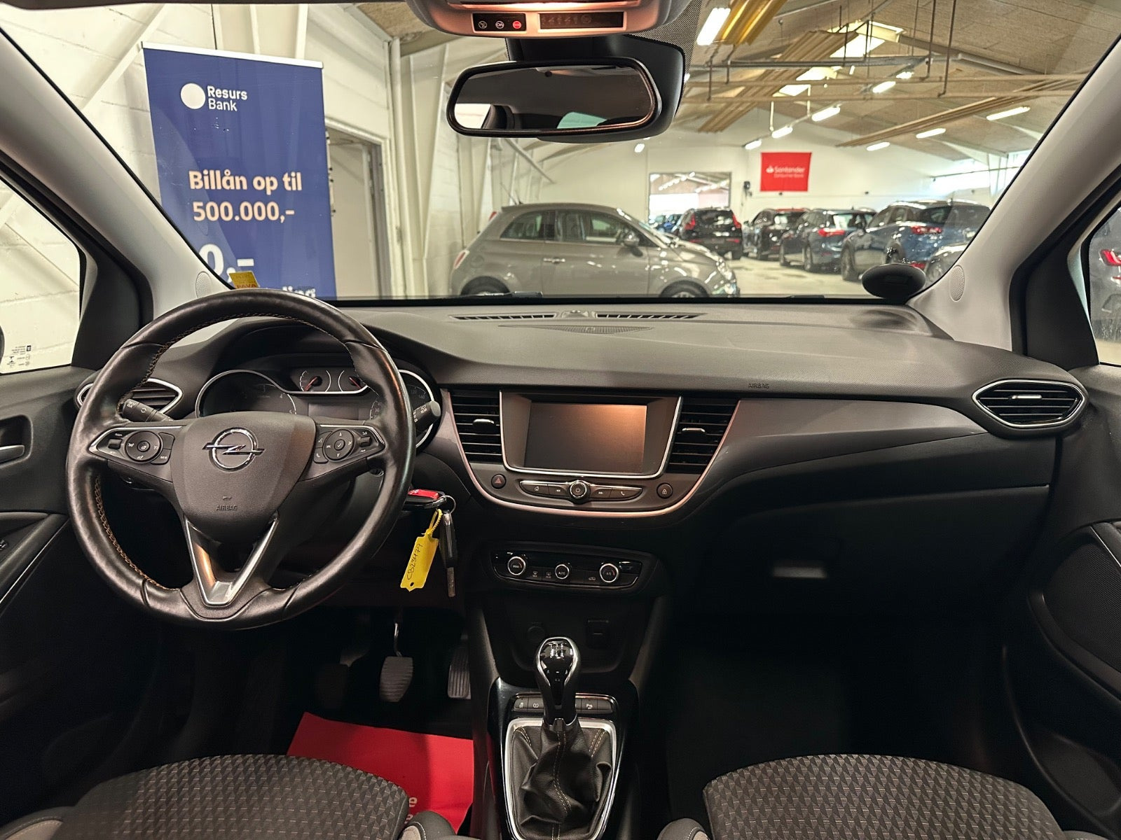 Grå Opel Crossland X fra 2018