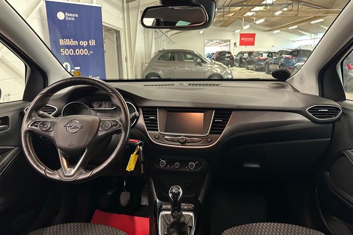 Grå Opel Crossland X fra 2018