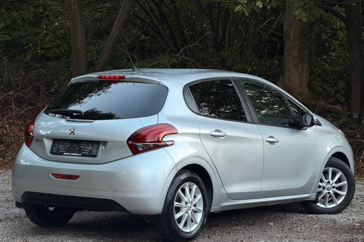 undefined Peugeot 208 fra 2018