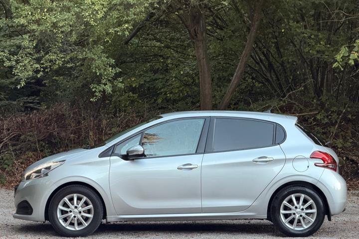 undefined Peugeot 208 fra 2018