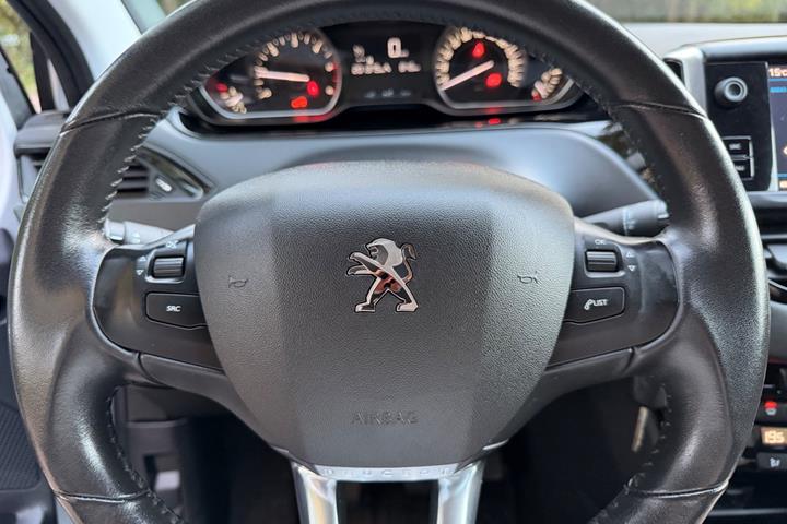 undefined Peugeot 208 fra 2018