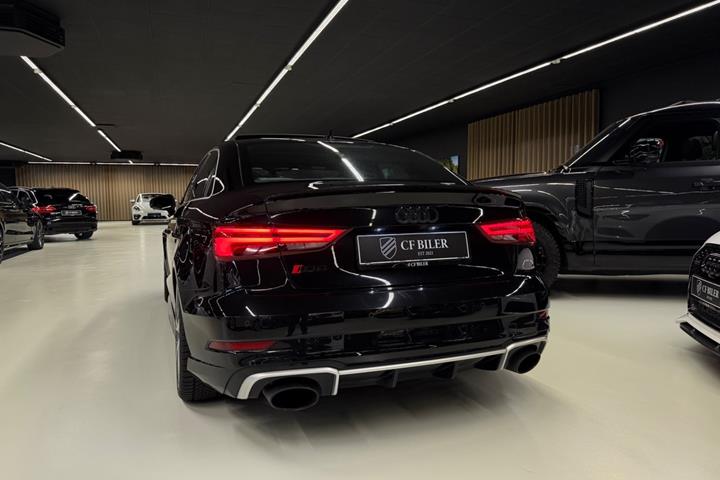 Sort Audi RS3 fra 2018
