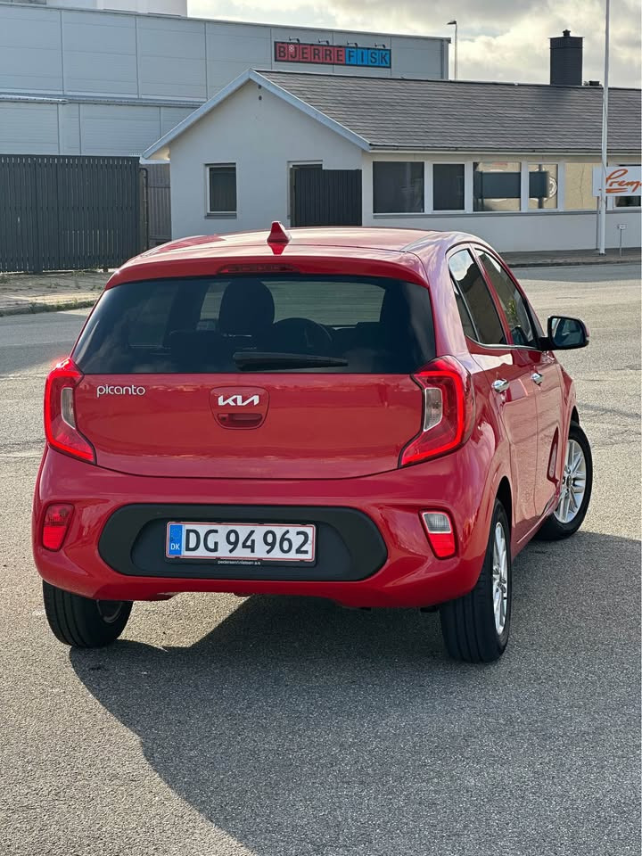 Rød Kia Picanto fra 2022
