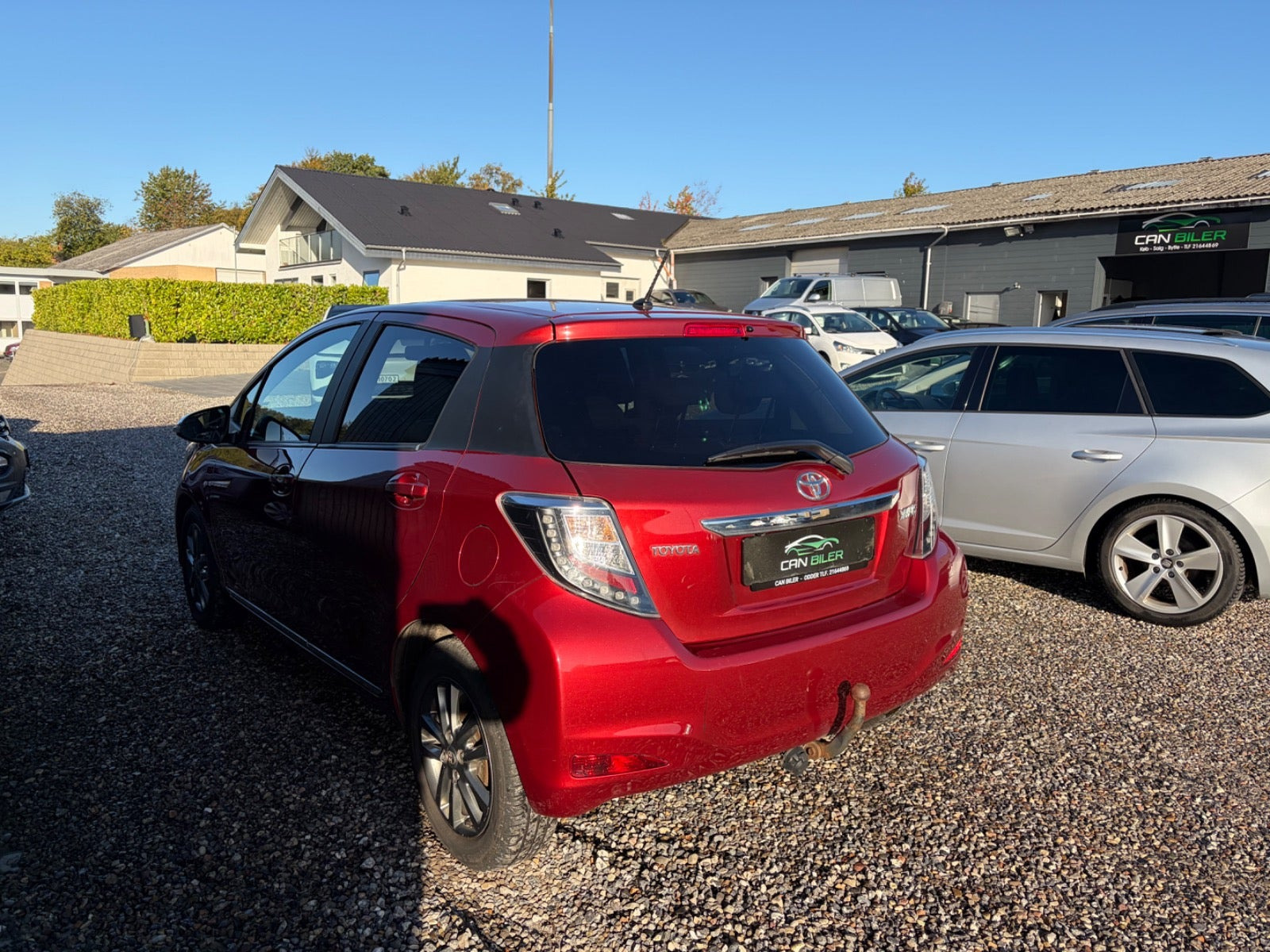 Rød Toyota Yaris fra 2014