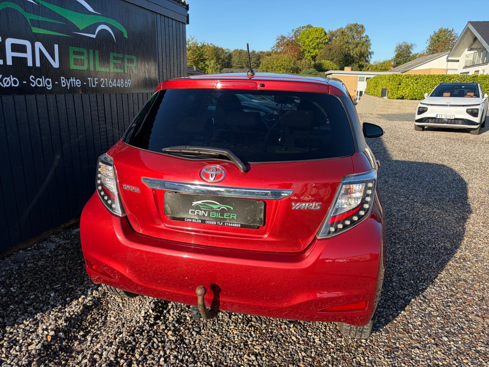 Rød Toyota Yaris fra 2014